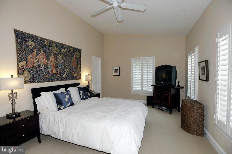 3556 Reservoir Road Northwest Washington, DC 20007 - Photo 7 of 13 Bedroom (Master)