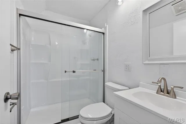 $325,000 | 6666 Deerwood Drive, Cedar Hill, MO 63016