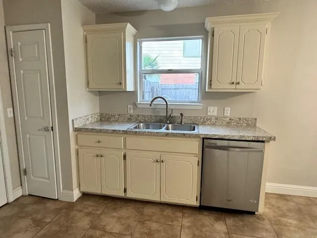 $2,850 | 117 Long Pointe Drive, Mary Esther, FL 32569