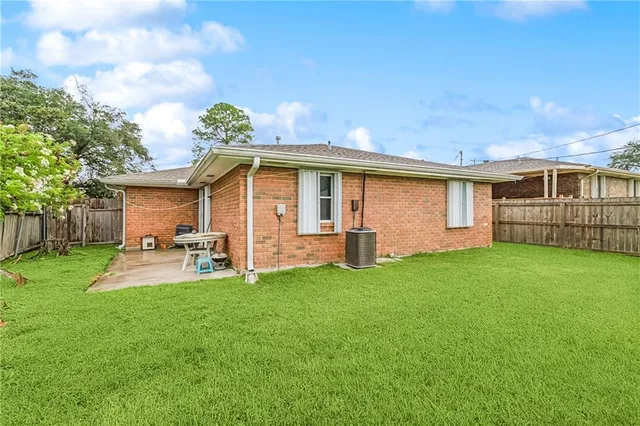 $229,000 | 21 Holy Cross Place, Kenner, LA 70065