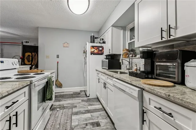 $229,000 | 21 Holy Cross Place, Kenner, LA 70065