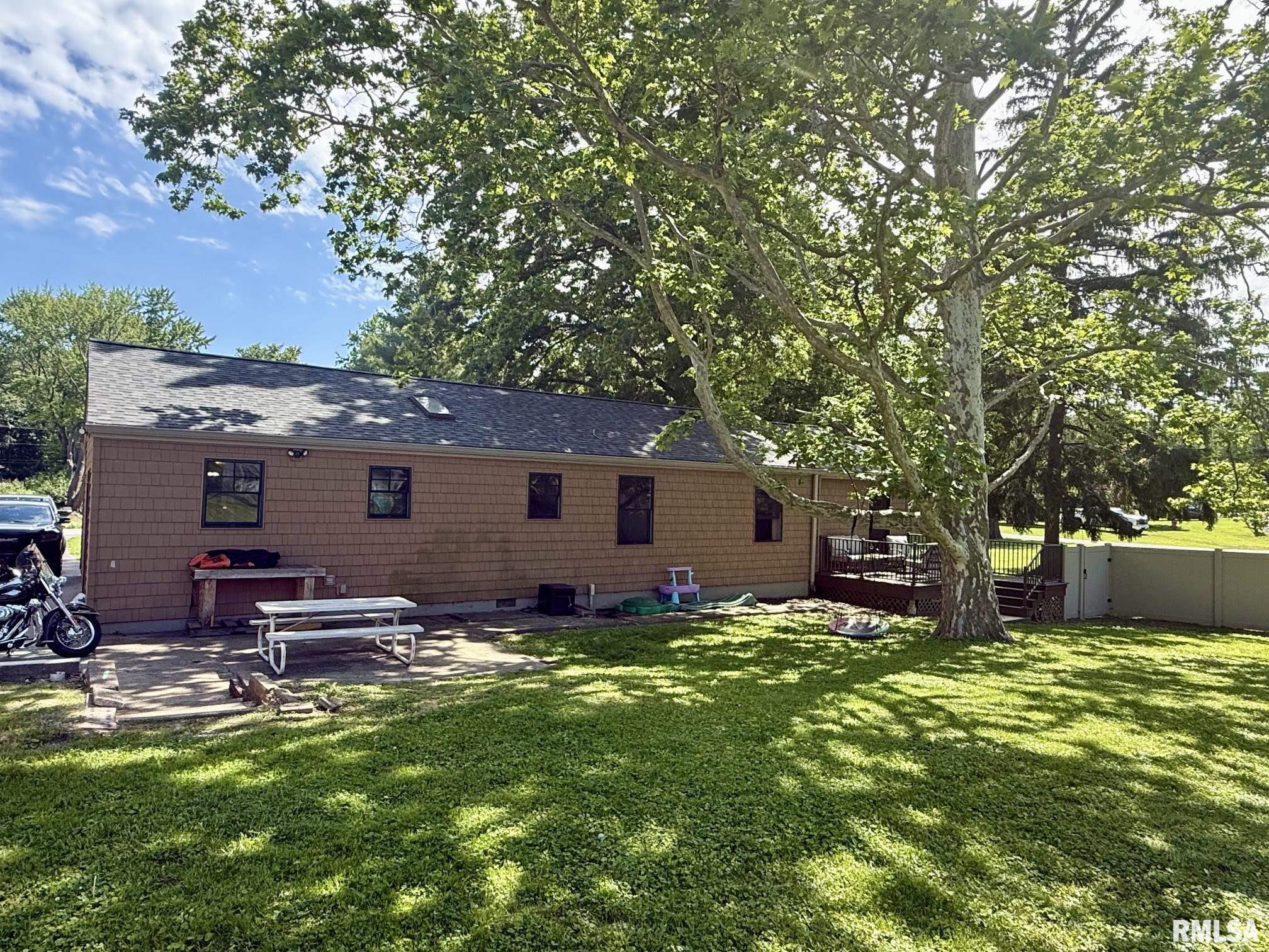 27 Circle Drive Springfield, IL 62703 - Photo 3 of 36