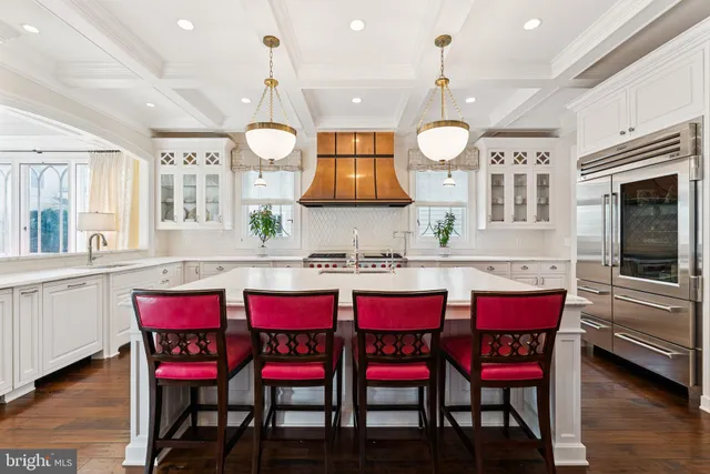 $3,500,000 | 2600 12th Street North, Arlington, VA 22201