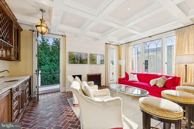 $3,500,000 | 2600 12th Street North, Arlington, VA 22201