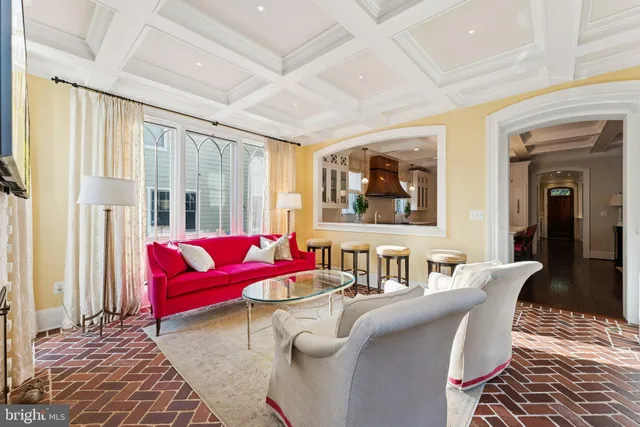 $3,500,000 | 2600 12th Street North, Arlington, VA 22201