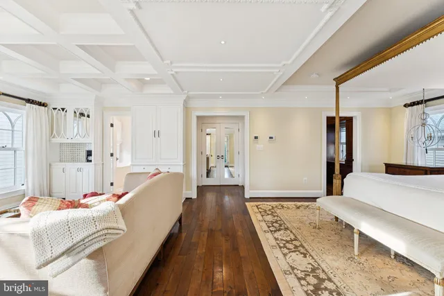 $3,500,000 | 2600 12th Street North, Arlington, VA 22201