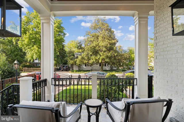 $3,500,000 | 2600 12th Street North, Arlington, VA 22201