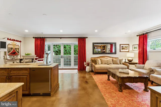 $3,500,000 | 2600 12th Street North, Arlington, VA 22201