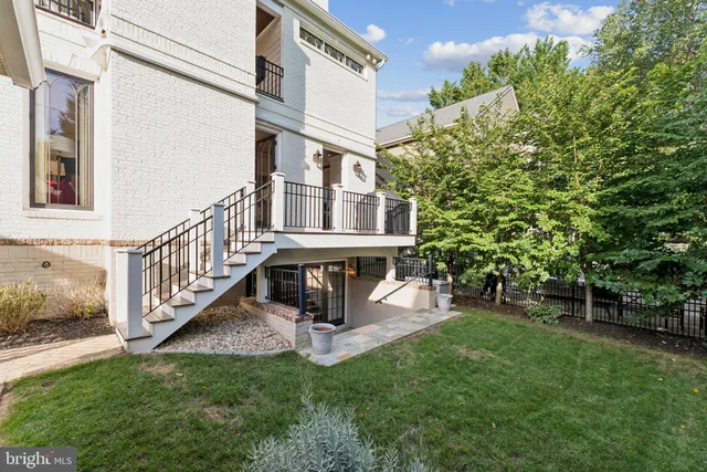 $3,500,000 | 2600 12th Street North, Arlington, VA 22201