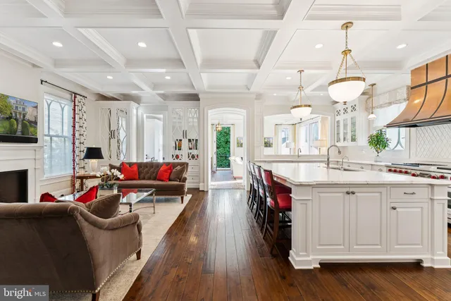 $3,500,000 | 2600 12th Street North, Arlington, VA 22201