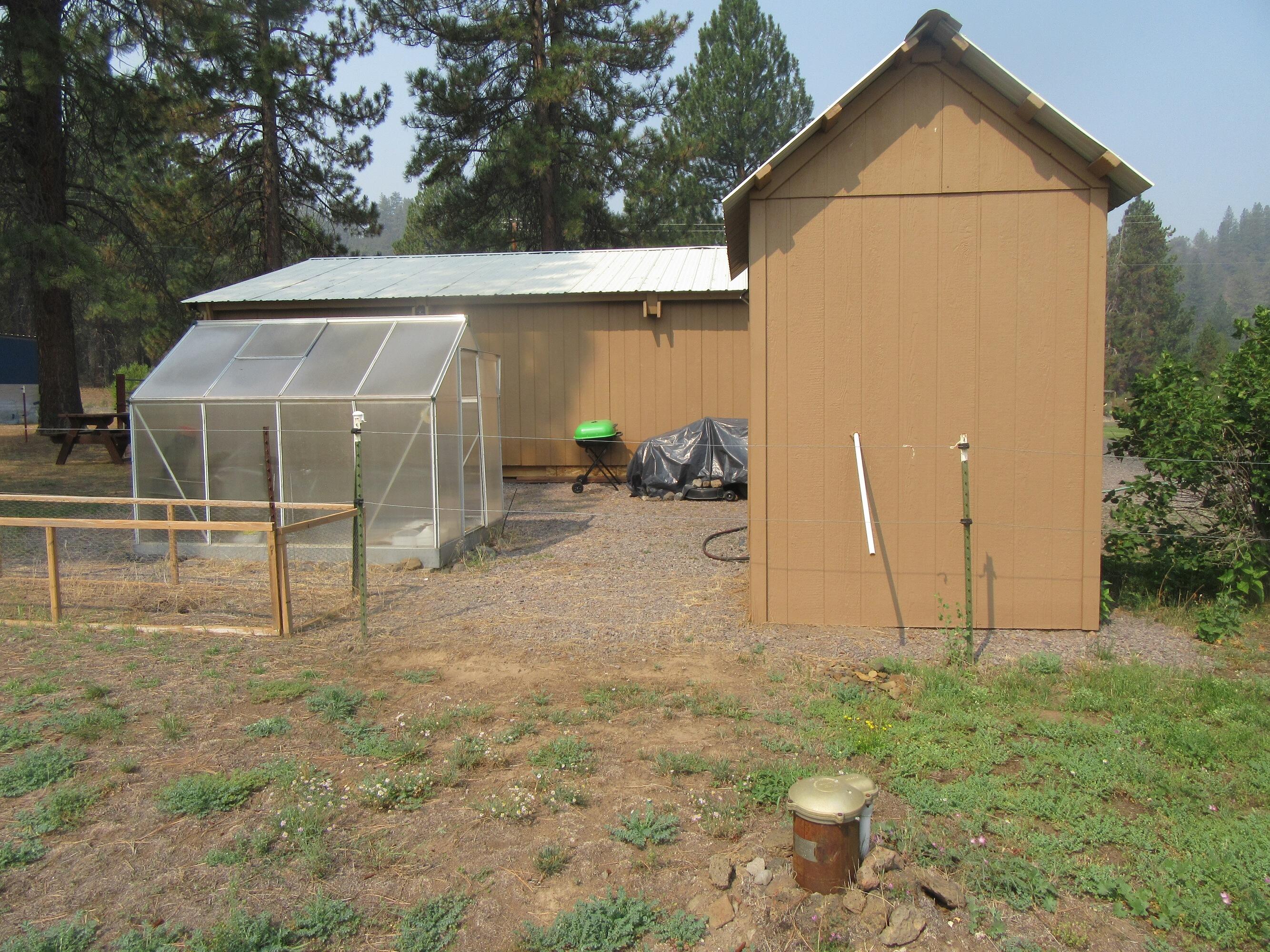 37187 Rollingwood Road Chiloquin, OR 97624 - Photo 8 of 33 well house and green house