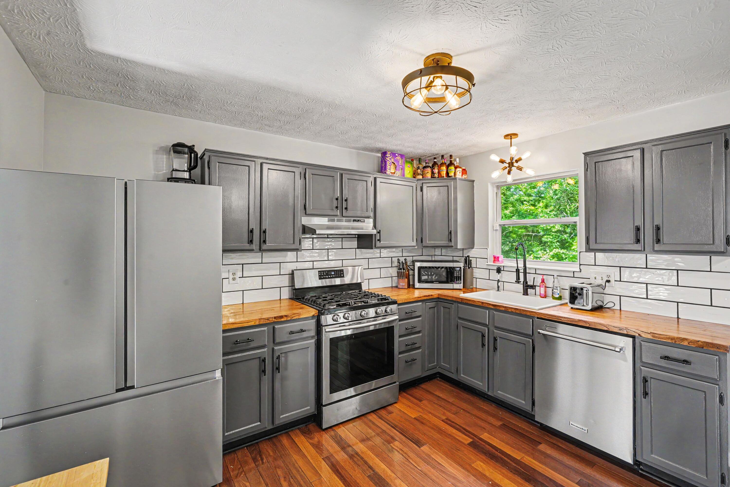 2656 Ridgecrest Lane Covington, KY 41017 - Photo 5 of 15 006_file_1805