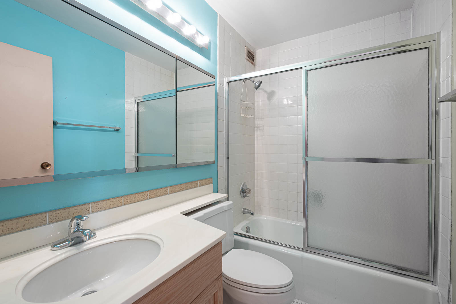 3150 North Sheridan Road, Unit 9A Chicago, IL 60657 - Photo 9 of 14