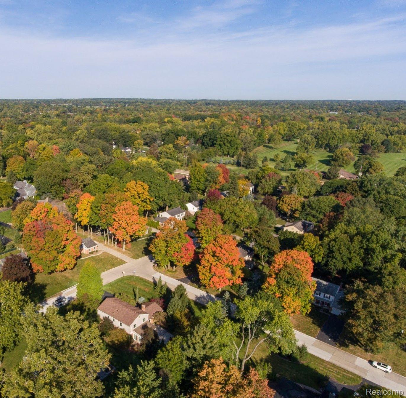 20232 Old Coach Road Franklin, MI 48025 - Photo 2 of 28