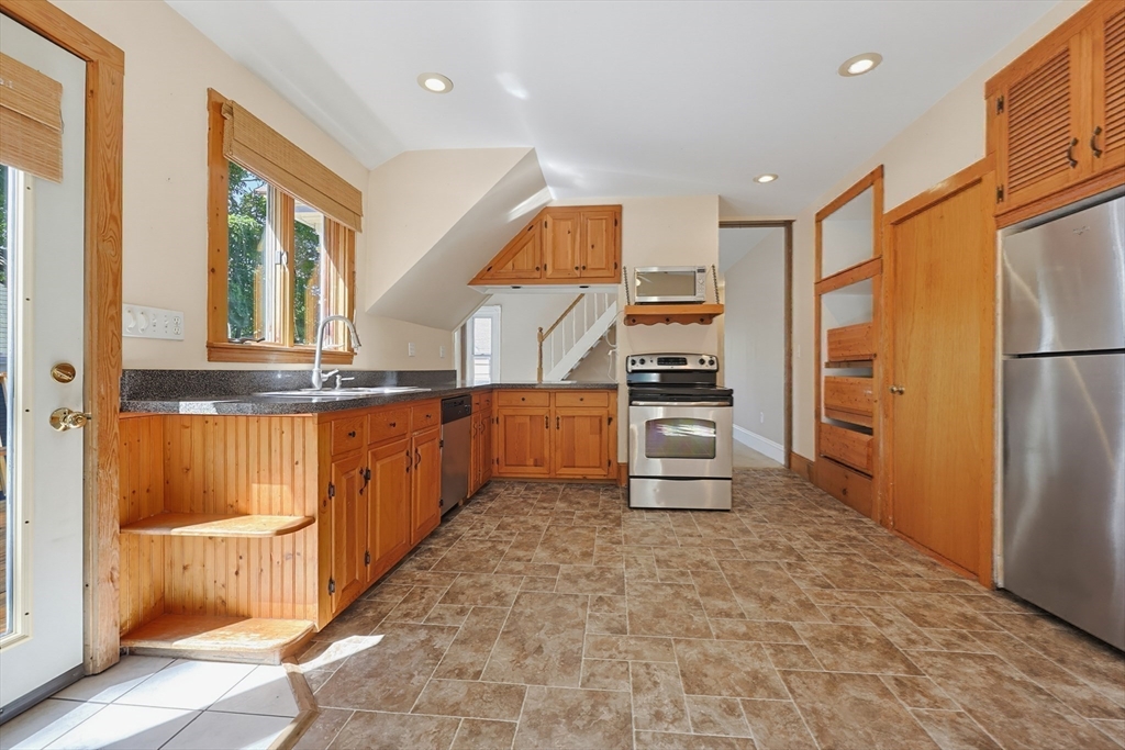 173 High Street Reading, MA 01867 - Photo 32 of 42