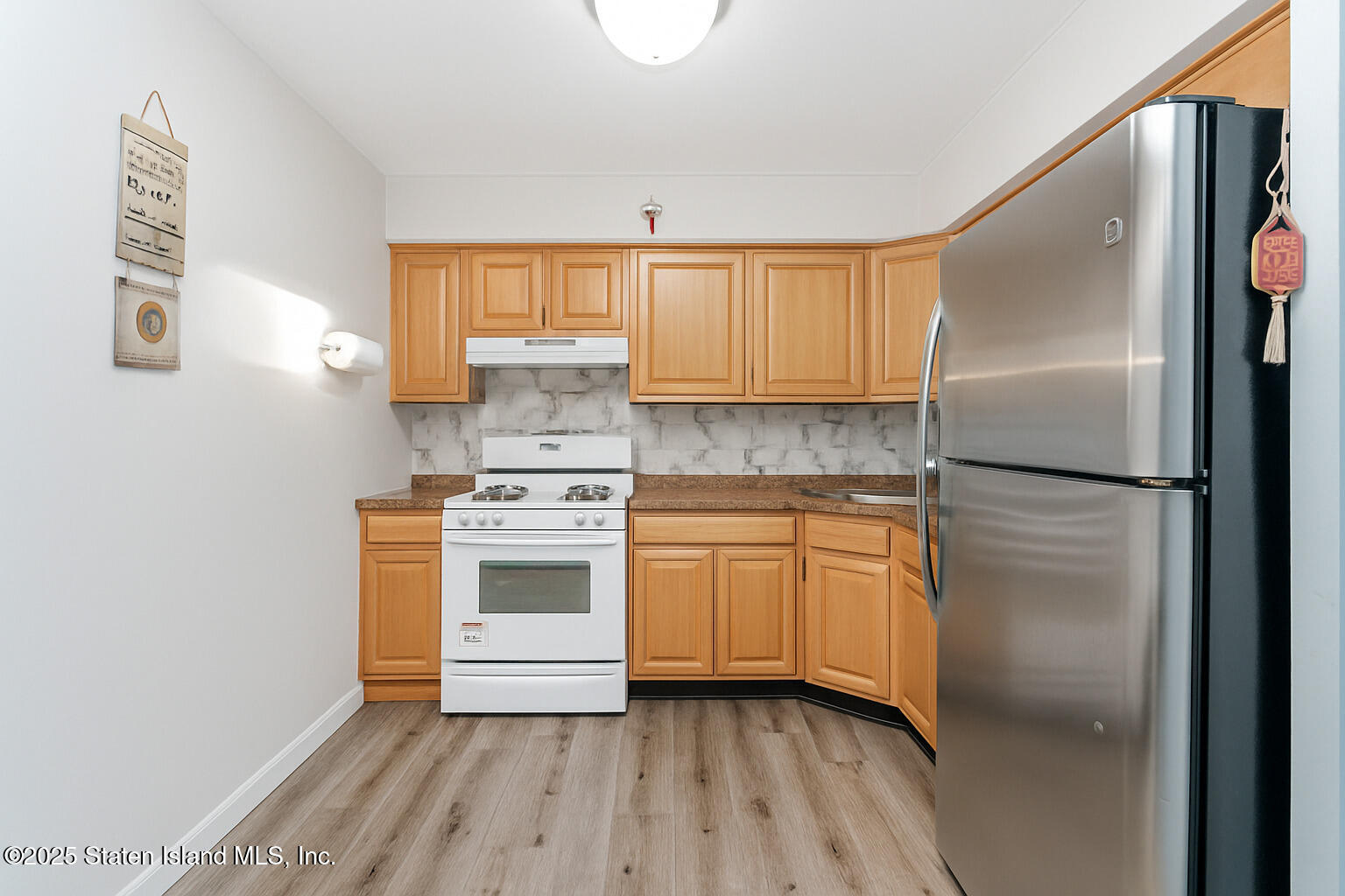 1069 Armstrong Avenue Staten Island, NY 10308 - Photo 4 of 8 Photo Dec 12 2025, 5 13 41 PM