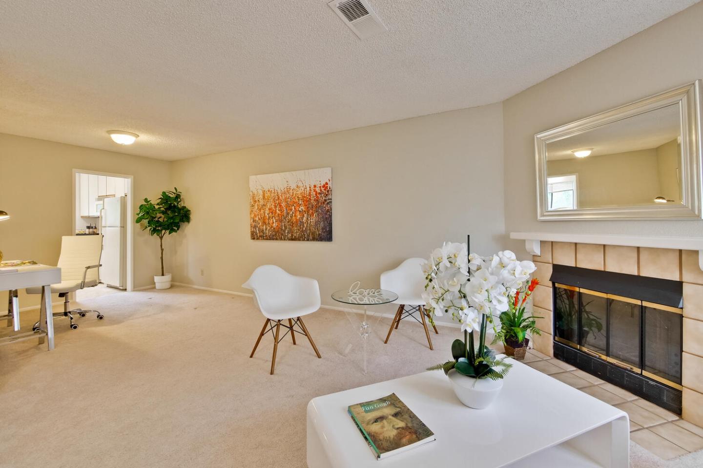 895 Quince Avenue, Unit 12 Santa Clara, CA 95051 - Photo 8 of 39 Gallery Image 8