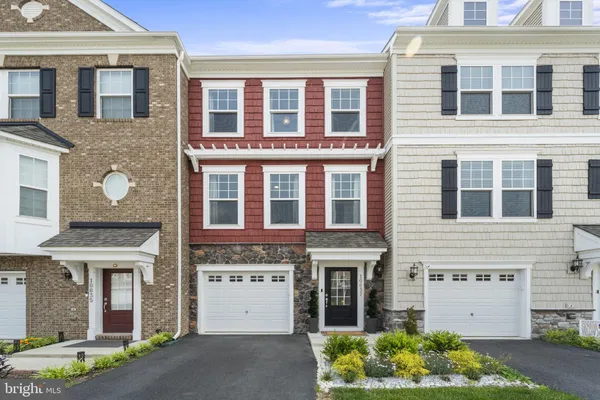 $550,000 | 10637 Hinton Way, Manassas, VA 20112