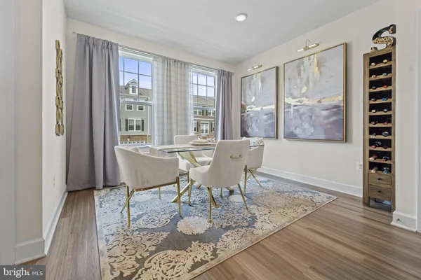$550,000 | 10637 Hinton Way, Manassas, VA 20112