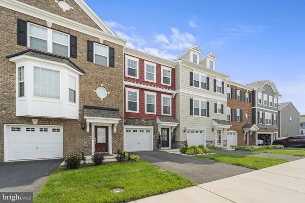 $550,000 | 10637 Hinton Way, Manassas, VA 20112