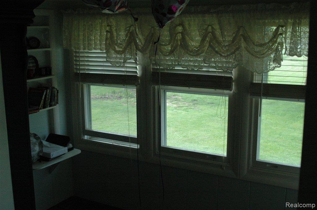 7450 Ross Road Almont, MI 48003 - Photo 4 of 9 ross sunroom.JPG