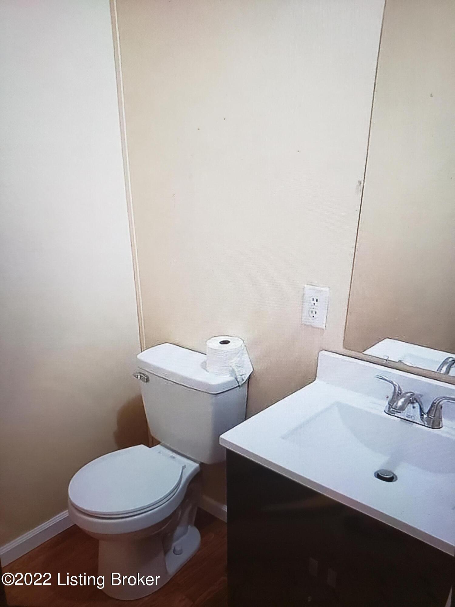 1/2 Bath
