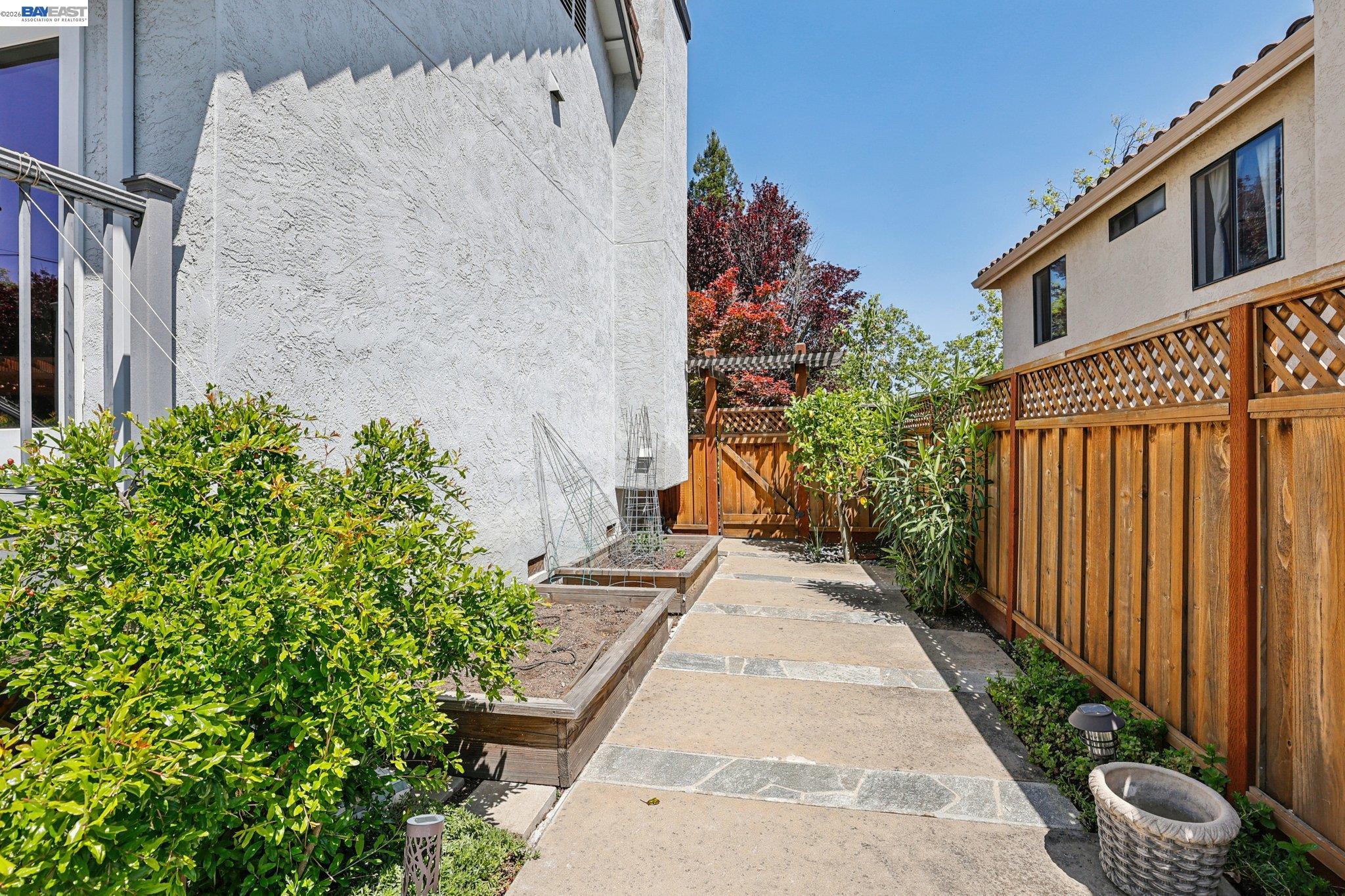 1095 Canyon Hills Road San Ramon, CA 94582 - Photo 37 of 68