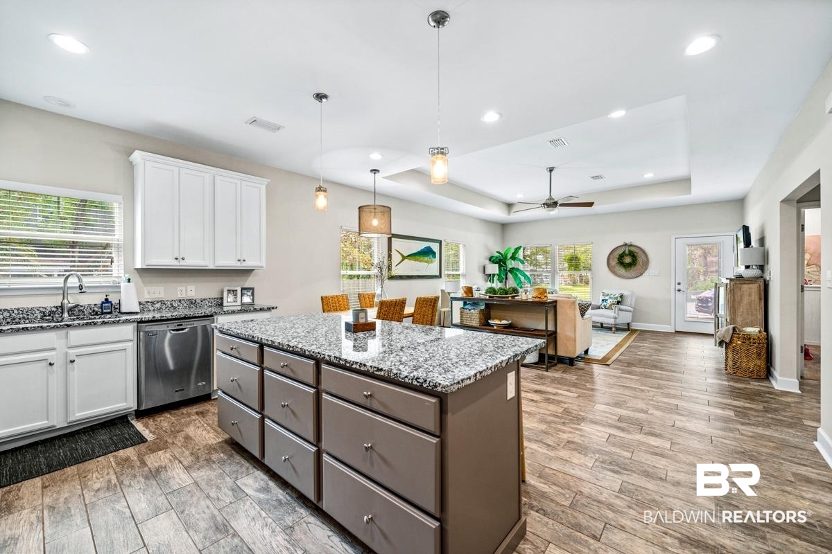5204 Pine Road Orange Beach, AL 36561 - Photo 5 of 28 Kitchen