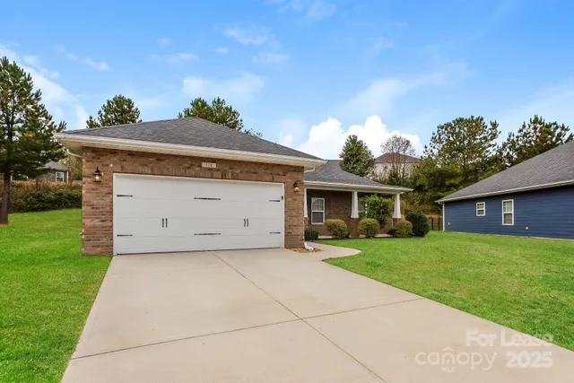 $2,055 | 124 Bunker Hill Lane, Statesville, NC 28677