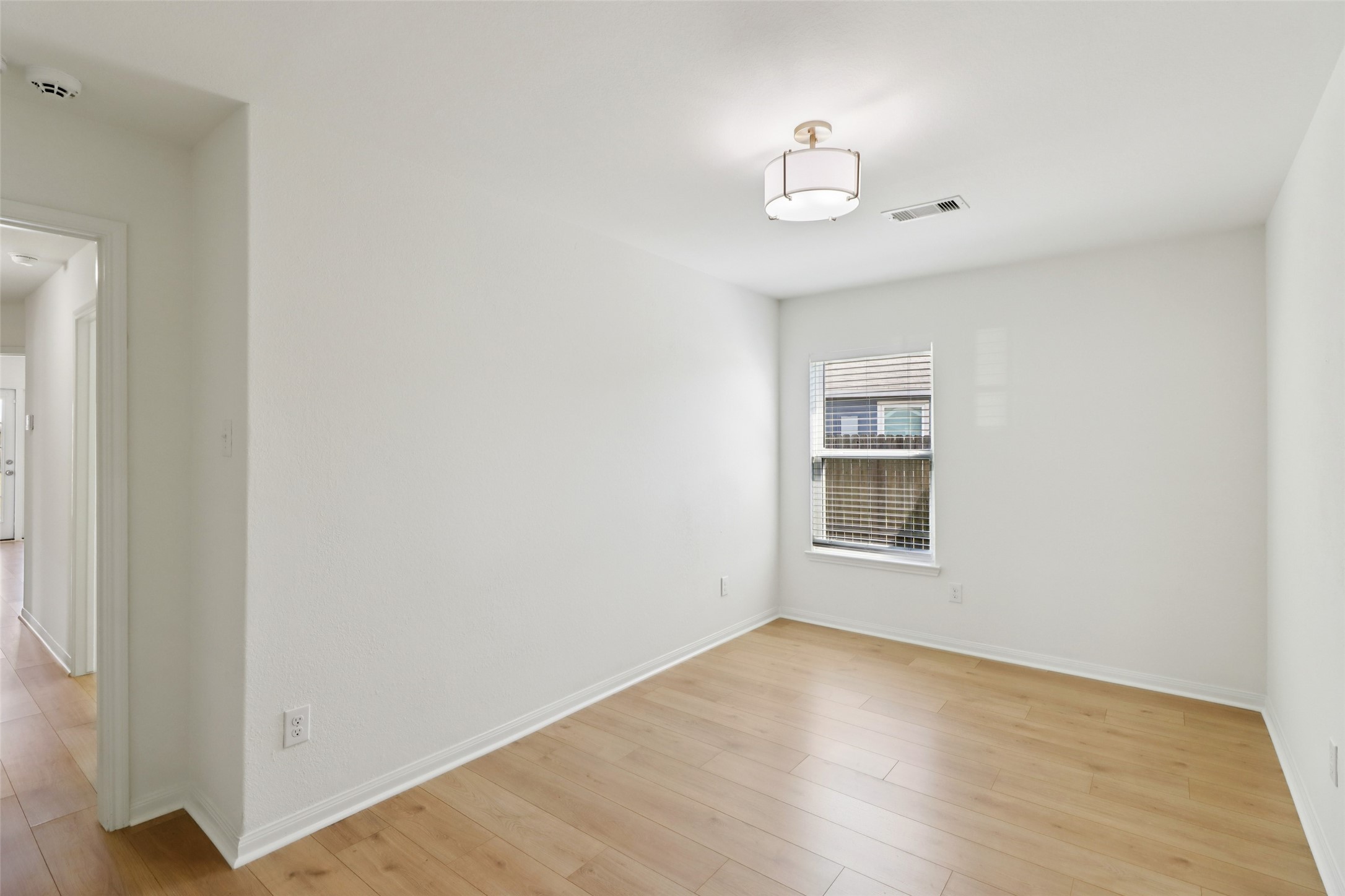 8006 Distant Harbor Road Baytown, TX 77523 - Photo 18 of 27 Game room, study or extra bedroom with closet