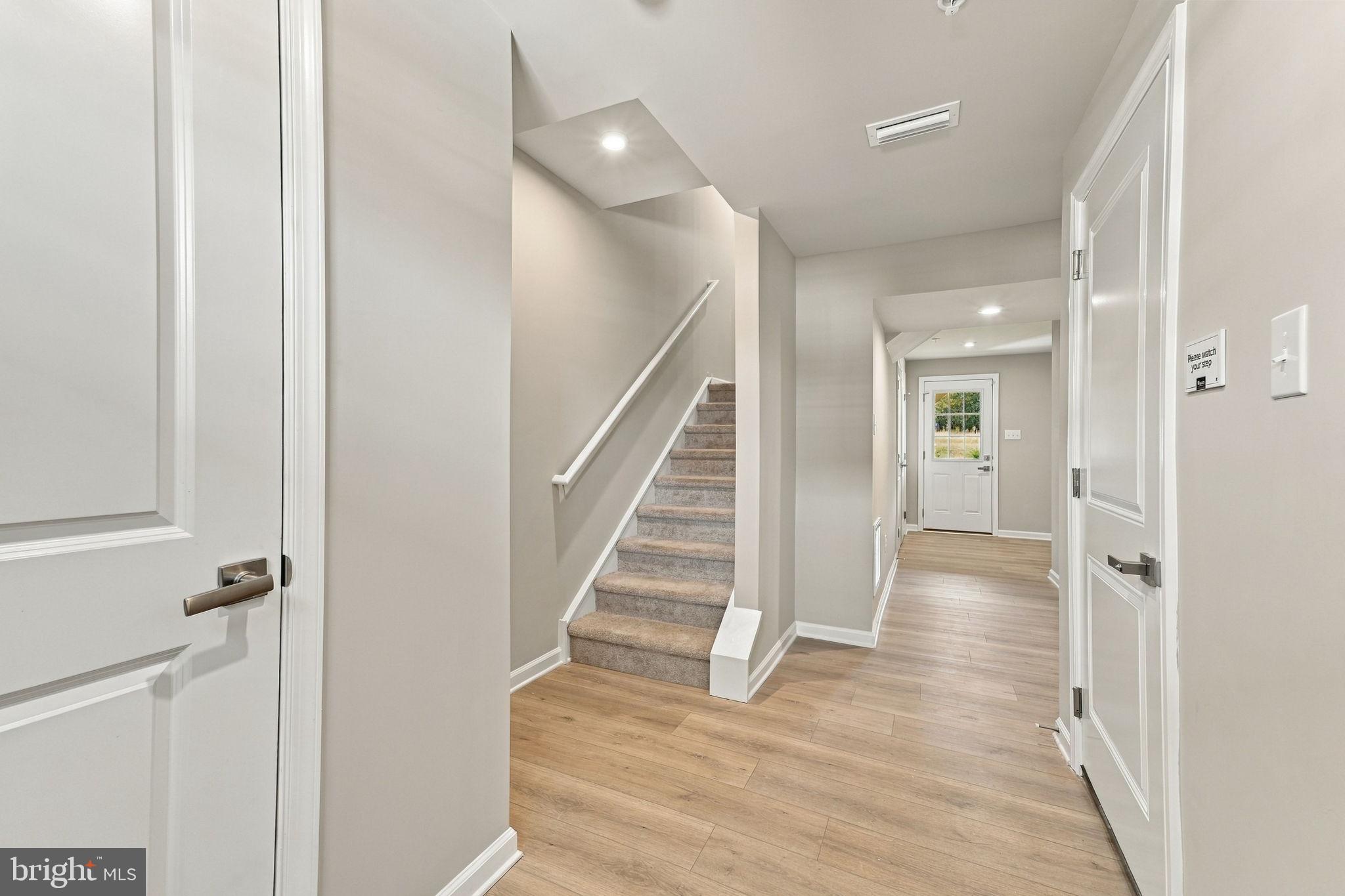 1180 West Walnut Road, Unit F34 Vineland, NJ 08360 - Photo 5 of 44 Foyer