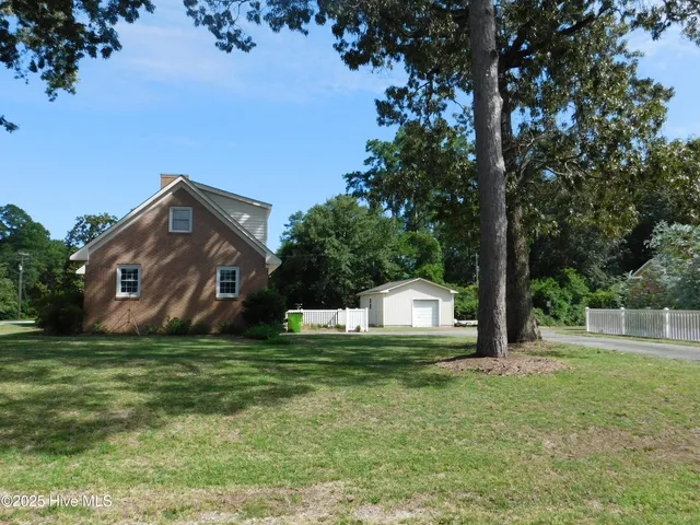 $2,200 | 509 West Wilson Creek Drive, Trent Woods, NC 28562