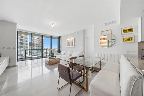 $1,475,000 | 68 Southeast 6th Street, Unit 1904, Miami, FL 33131