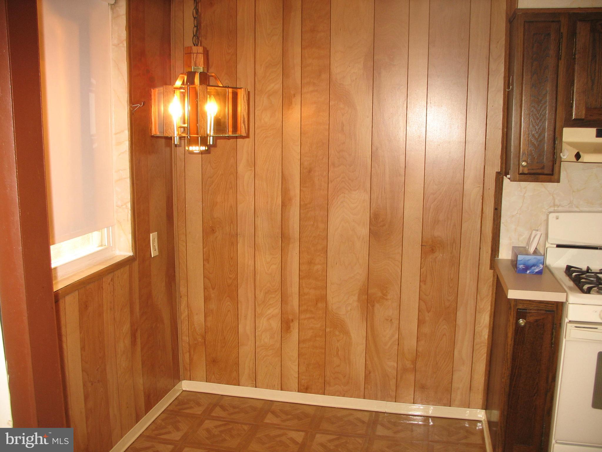 1007 Burnside Road Sharon Hill, PA 19079 - Photo 3 of 13 E/I KITCEN