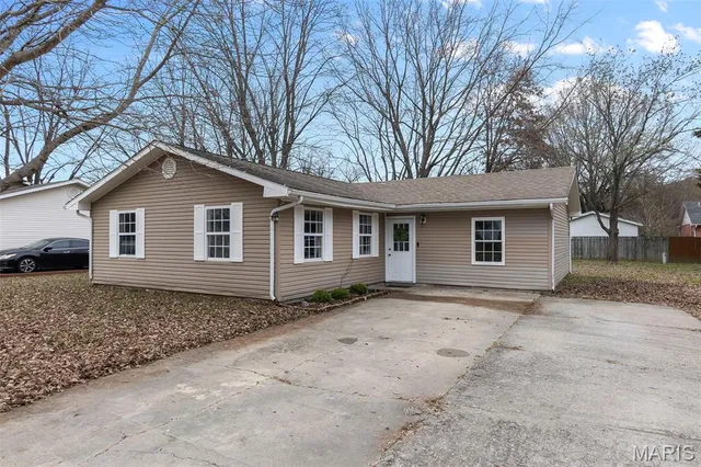 $159,900 | 408 Bell Lane, Oran, MO 63771