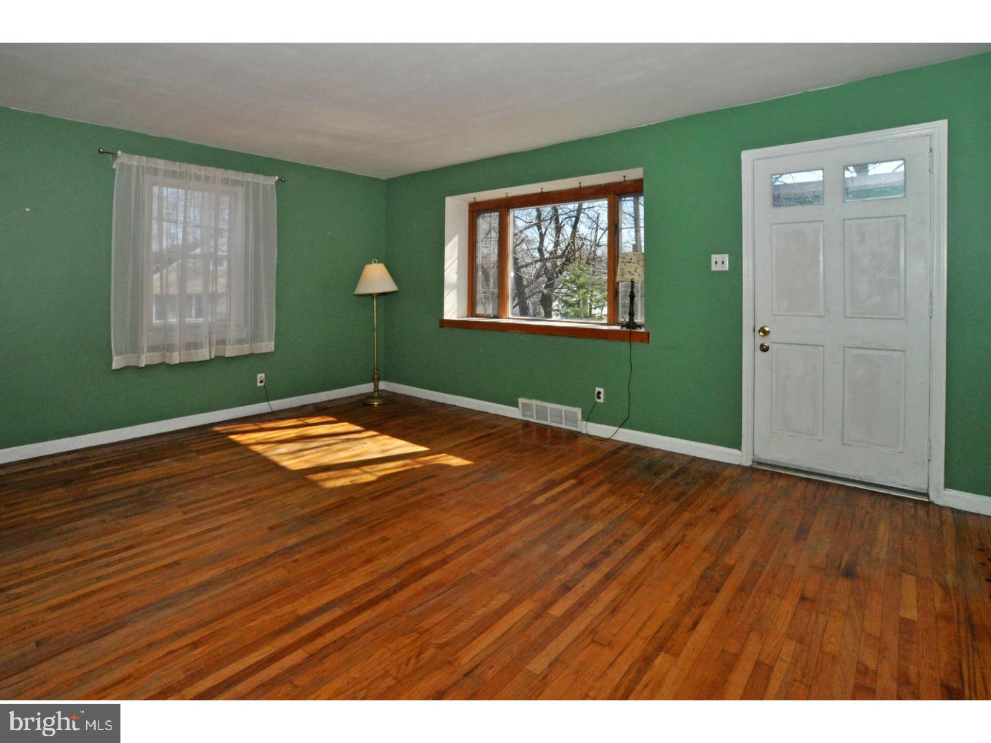 2608 Horsham Road Hatboro, PA 19040 - Photo 3 of 25 Living Room