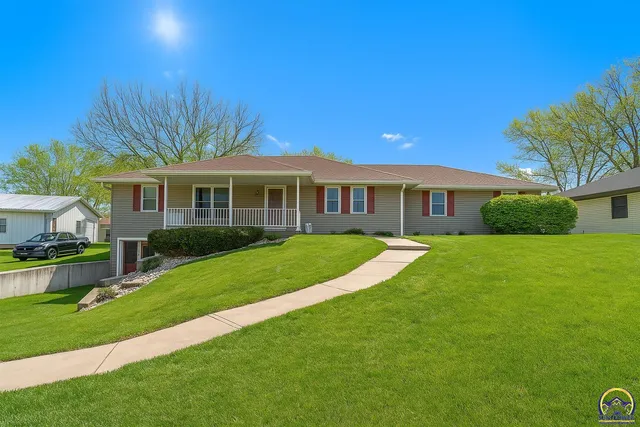 $287,500 | 915 Walnut Street, Valley Falls, KS 66088