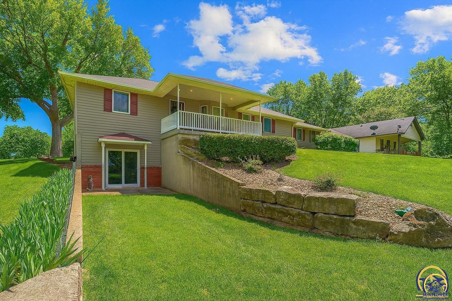 915 Walnut Street Valley Falls, KS 66088 - Photo 4 of 54