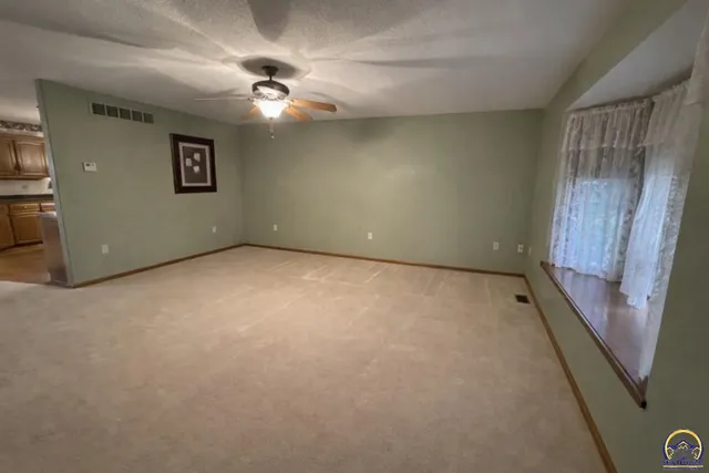 $287,500 | 915 Walnut Street, Valley Falls, KS 66088