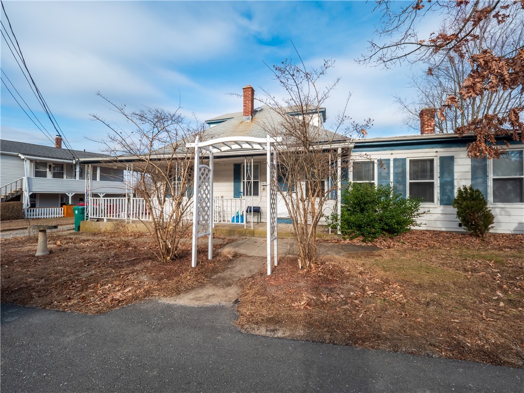 35 Berkley Street Woonsocket, RI 02895 - Photo 2 of 28