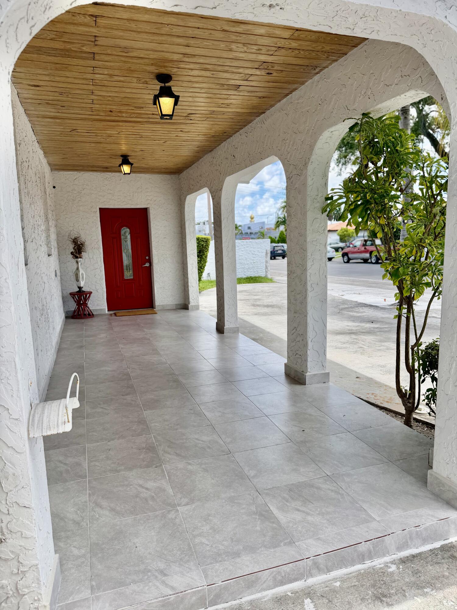 114 Southwest 57th Court Miami, FL 33144 - Photo 3 of 34 IMG_6576