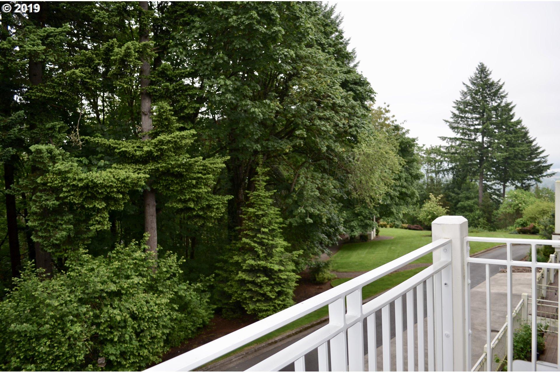 2116 Northwest Fargo Loop Camas, WA 98607 - Photo 15 of 32 Deck