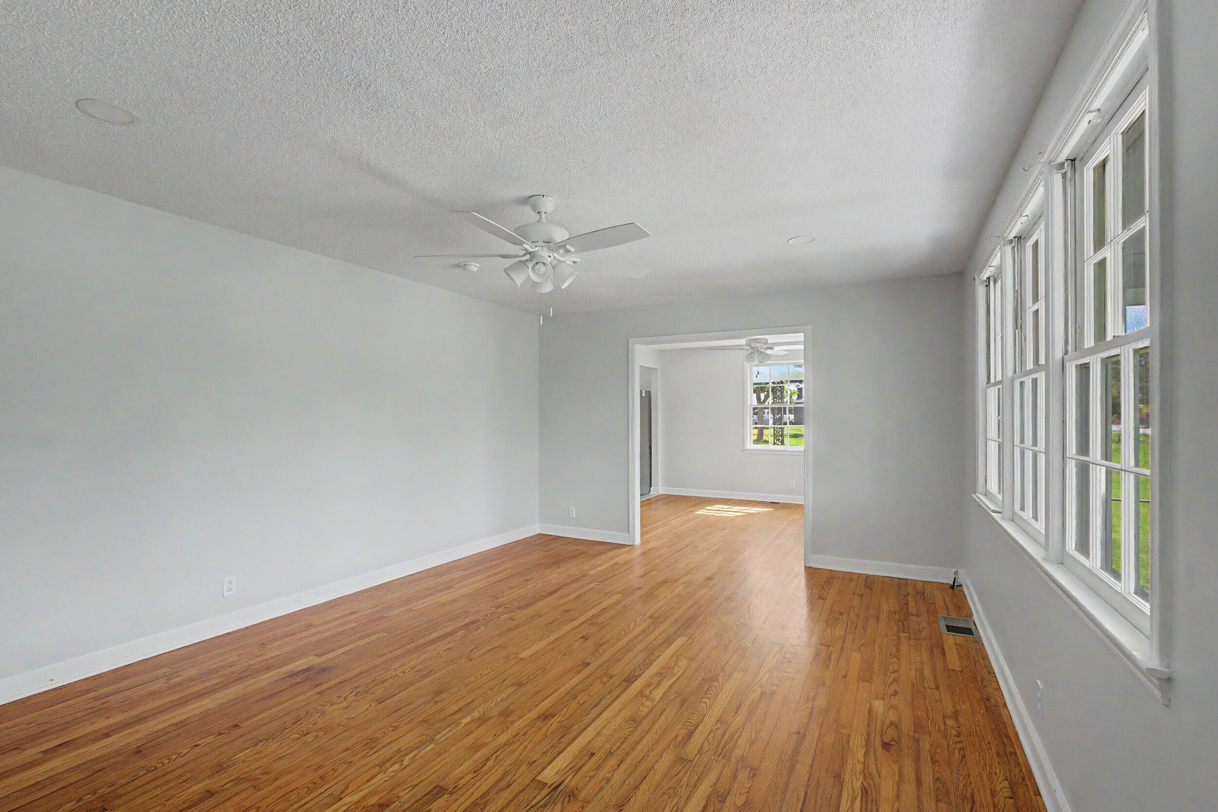 125 Aiken Street Springfield, SC 29146 - Photo 6 of 38