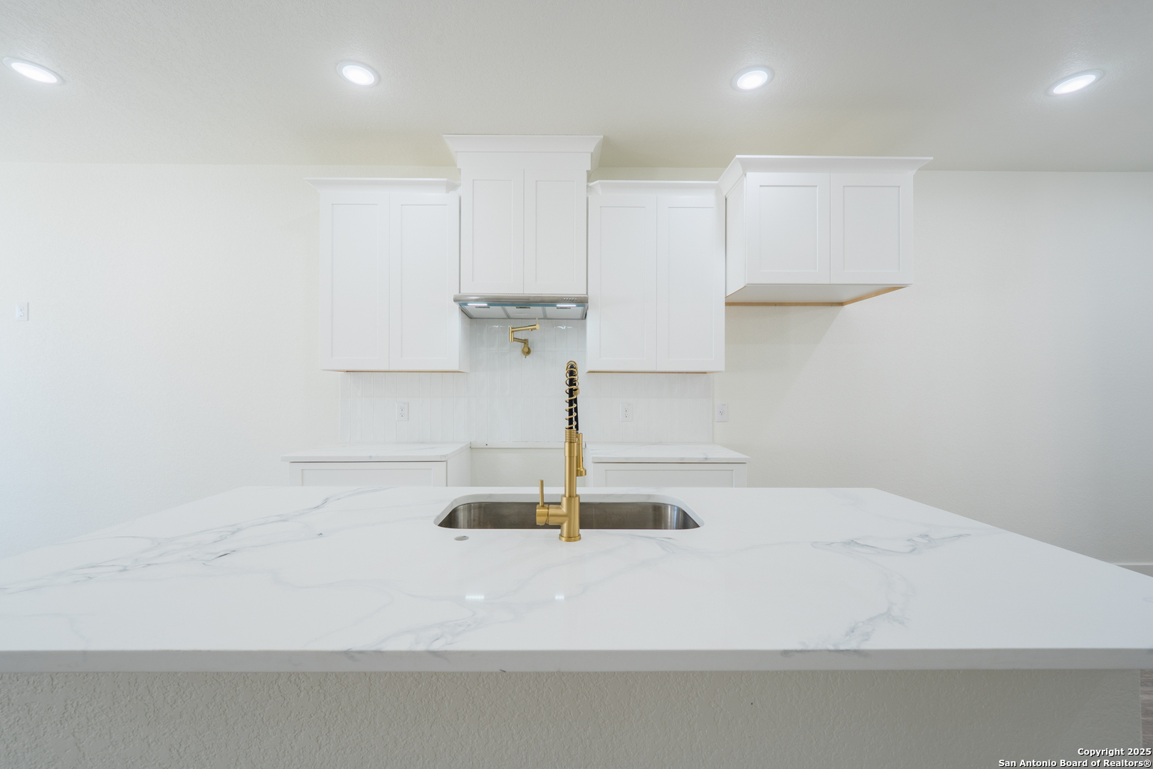 20035 Morrison Street Somerset, TX 78069 - Photo 4 of 25 a bathroom with a sink