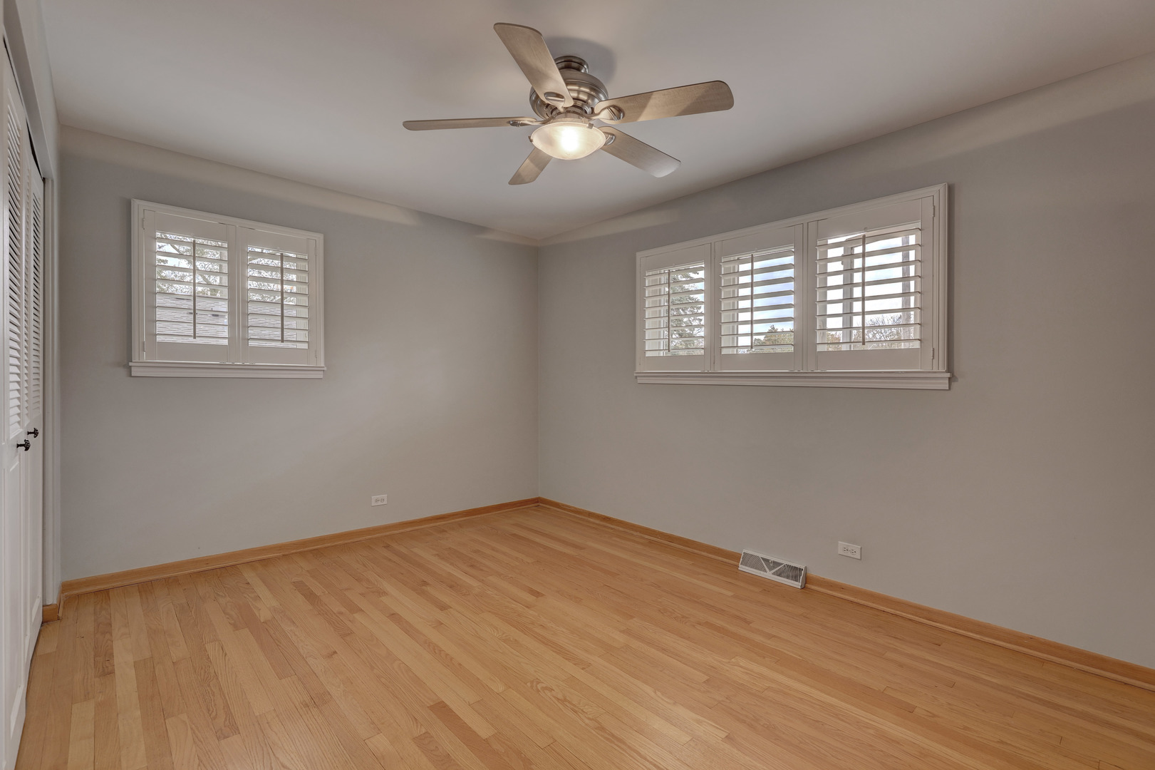 2026 Irwin Avenue Park Ridge, IL 60068 - Photo 23 of 39 a view of an empty room with a window