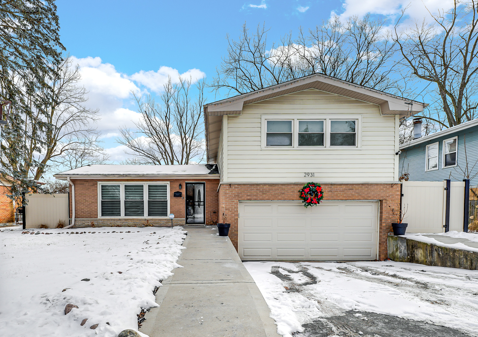2931 Willow Road Homewood, IL 60430 - Photo 2 of 21 a front view of a house with a yard