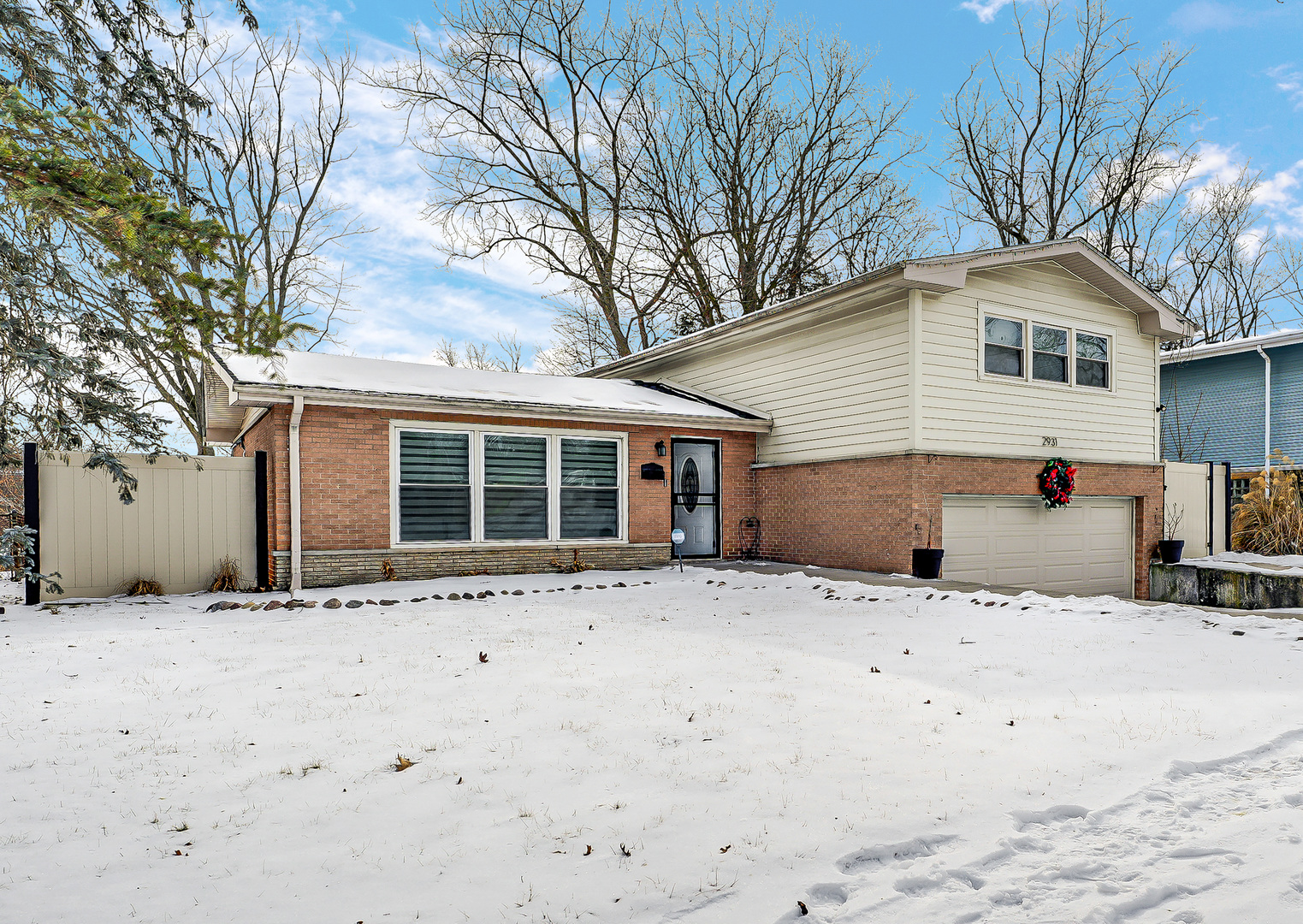 2931 Willow Road Homewood, IL 60430 - Photo 3 of 21 a front view of a house with a yard