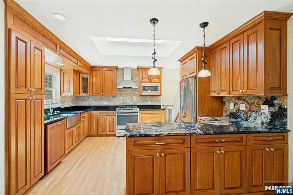 615 Maze Road River Vale, NJ 07675 - Photo 7 of 29