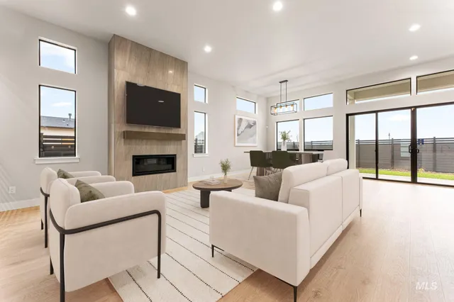 $699,900 | 6732 North Magic Mallard Avenue, Unit MOLALLA, Meridian, ID 83646