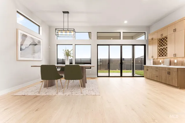 $699,900 | 6732 North Magic Mallard Avenue, Unit MOLALLA, Meridian, ID 83646